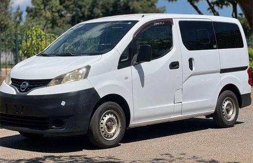 Nissan-NV-200-white